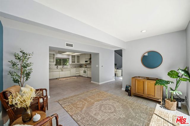 23246 Canzonet Street, Woodland Hills, CA 91367