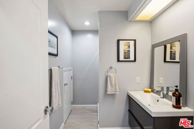 23246 Canzonet Street, Woodland Hills, CA 91367