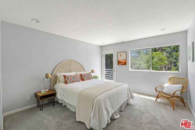 23246 Canzonet Street, Woodland Hills, CA 91367