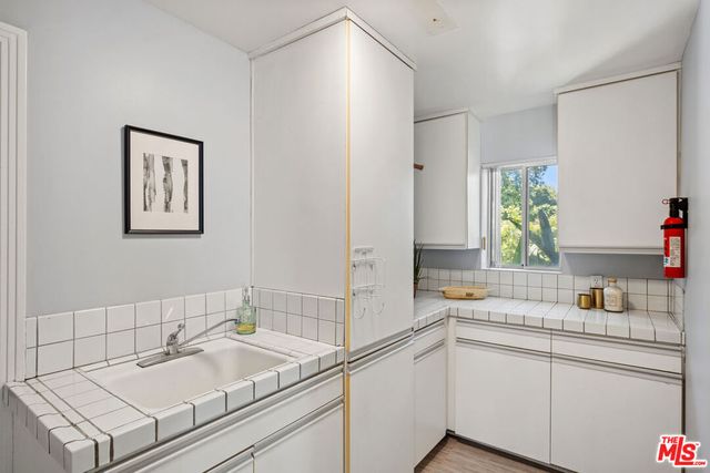 23246 Canzonet Street, Woodland Hills, CA 91367