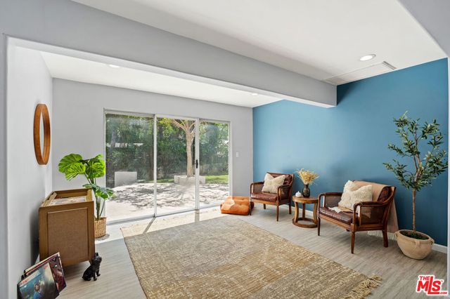 23246 Canzonet Street, Woodland Hills, CA 91367