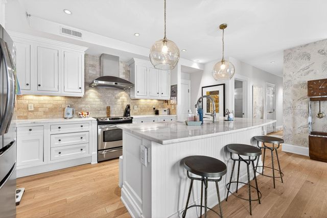 649 High Street, 202, Worthington, OH 43085