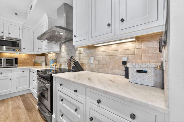 649 High Street, 202, Worthington, OH 43085