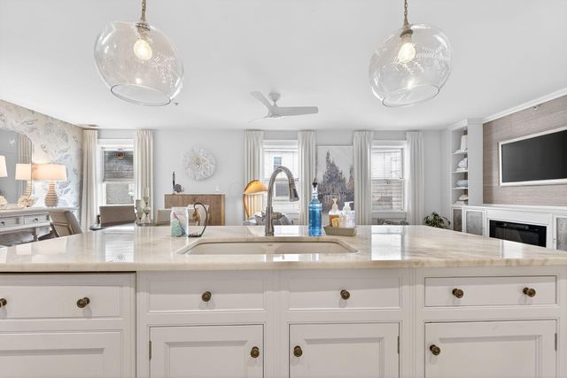 649 High Street, 202, Worthington, OH 43085