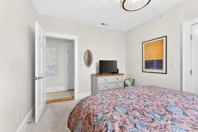 649 High Street, 202, Worthington, OH 43085