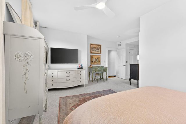 649 High Street, 202, Worthington, OH 43085