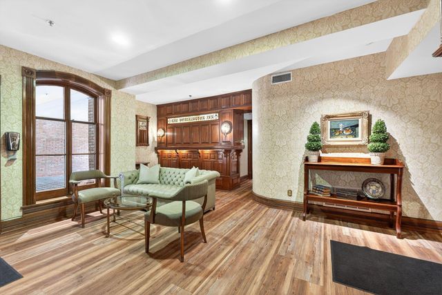 649 High Street, 202, Worthington, OH 43085