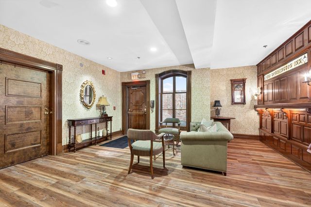 649 High Street, 202, Worthington, OH 43085