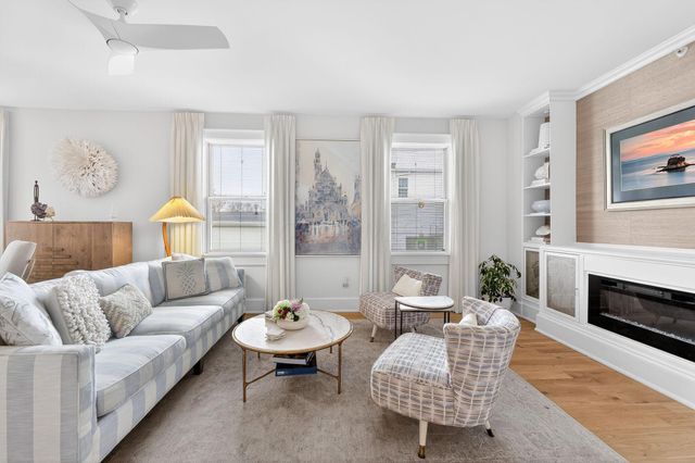 649 High Street, 202, Worthington, OH 43085