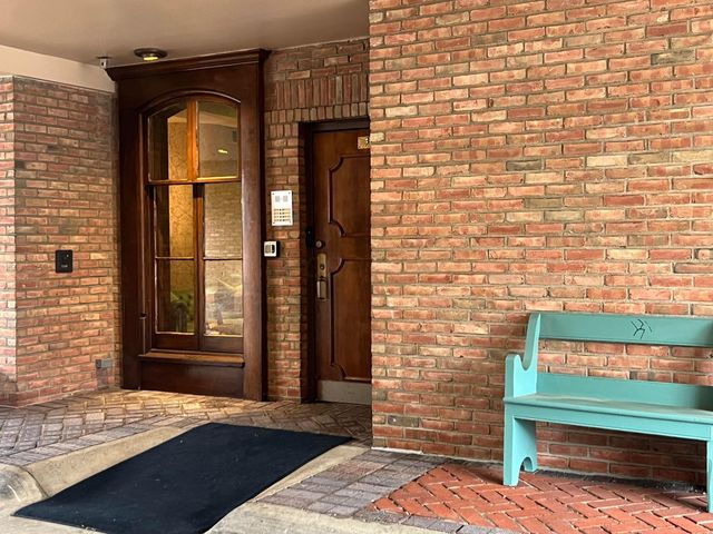 649 High Street, 202, Worthington, OH 43085