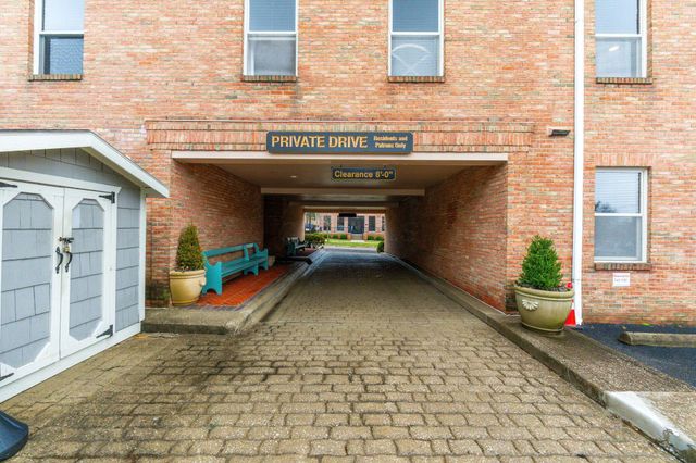 649 High Street, 202, Worthington, OH 43085