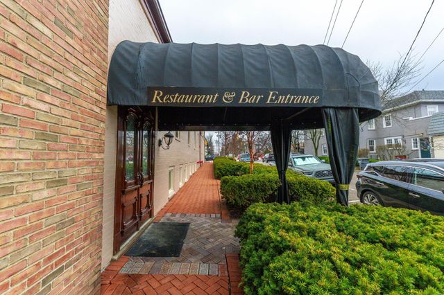 649 High Street, 202, Worthington, OH 43085