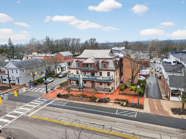 649 High Street, 202, Worthington, OH 43085