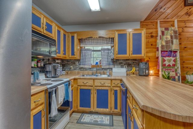 135 Deerwood Trail Road, Blairsville, GA 30512