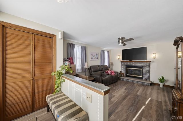 507 County Route 12, Schroeppel, NY 13132