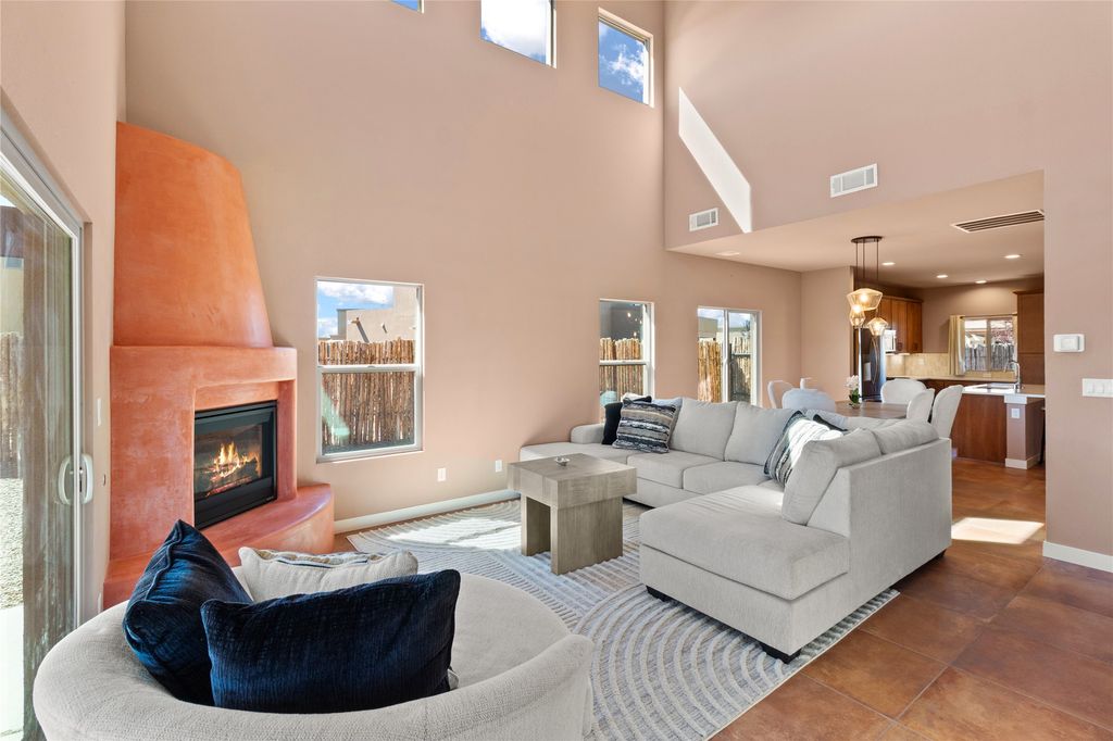 7609 Arroyo Oeste Lane, Santa Fe, NM 87507