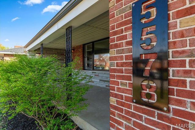 5578 Lindenwood Avenue, St Louis, MO 63109