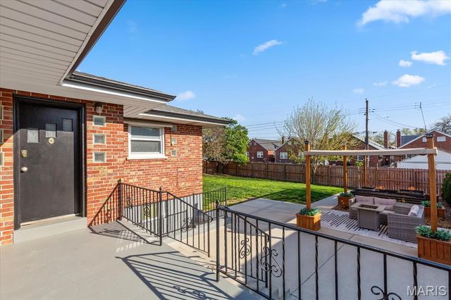 5578 Lindenwood Avenue, St Louis, MO 63109