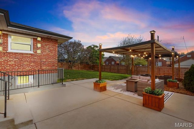 5578 Lindenwood Avenue, St Louis, MO 63109