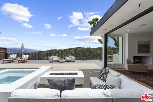 3632 Beverly Ridge Drive, Sherman Oaks, CA 91423