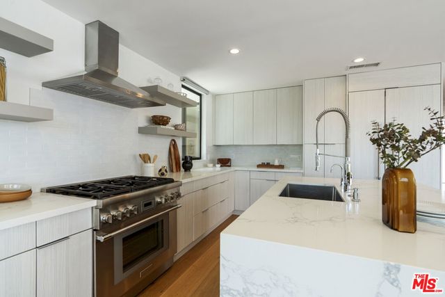 3632 Beverly Ridge Drive, Sherman Oaks, CA 91423