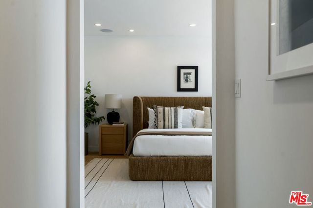 3632 Beverly Ridge Drive, Sherman Oaks, CA 91423
