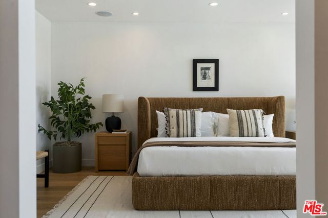 3632 Beverly Ridge Drive, Sherman Oaks, CA 91423