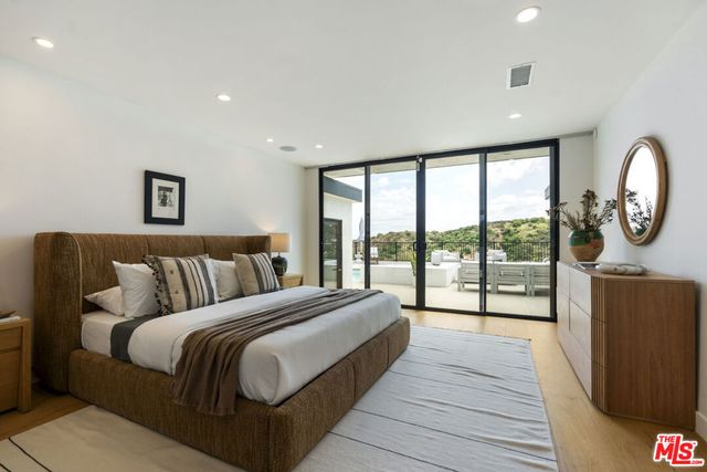 3632 Beverly Ridge Drive, Sherman Oaks, CA 91423
