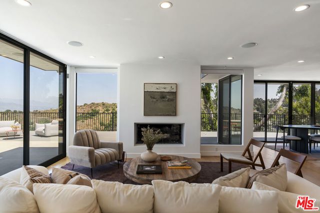 3632 Beverly Ridge Drive, Sherman Oaks, CA 91423