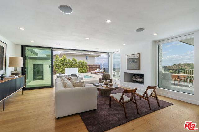 3632 Beverly Ridge Drive, Sherman Oaks, CA 91423