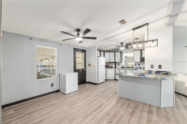 6832 NE 3RD PLACE, Ocala, FL 34470