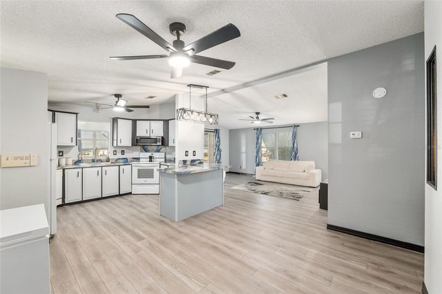 6832 NE 3RD PLACE, Ocala, FL 34470