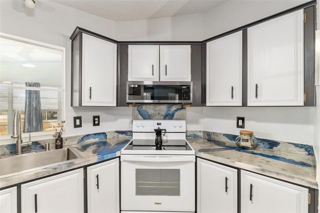 6832 NE 3RD PLACE, Ocala, FL 34470