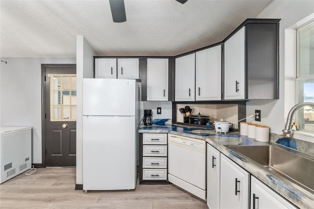 6832 NE 3RD PLACE, Ocala, FL 34470