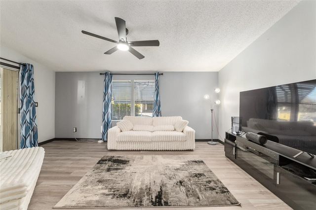 6832 NE 3RD PLACE, Ocala, FL 34470