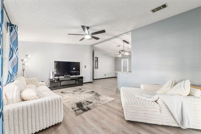 6832 NE 3RD PLACE, Ocala, FL 34470