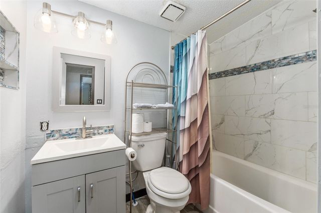 6832 NE 3RD PLACE, Ocala, FL 34470