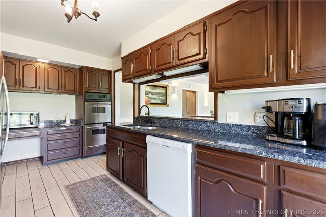 108 S Bettes Avenue, Wagoner, OK 74467