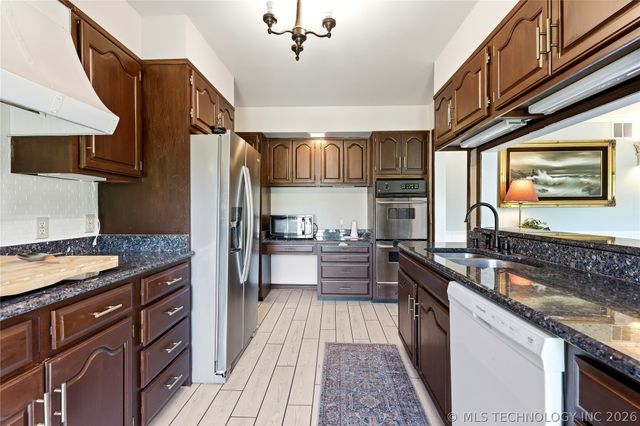 108 S Bettes Avenue, Wagoner, OK 74467