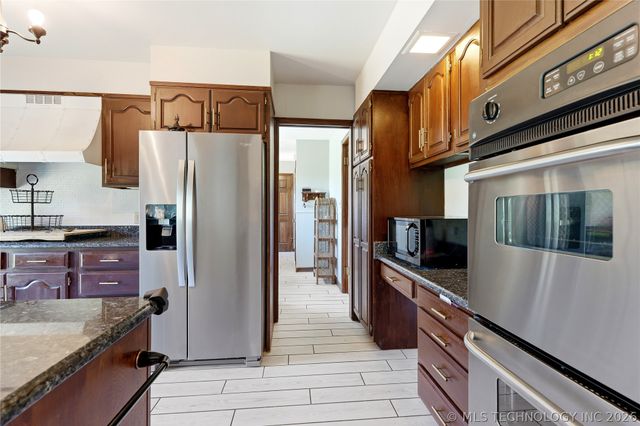 108 S Bettes Avenue, Wagoner, OK 74467
