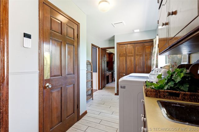 108 S Bettes Avenue, Wagoner, OK 74467
