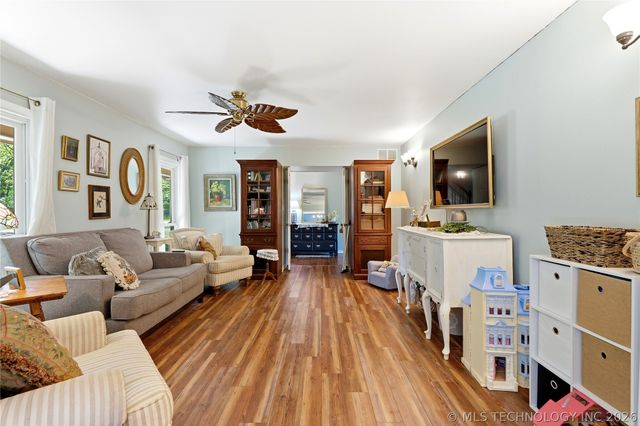 108 S Bettes Avenue, Wagoner, OK 74467