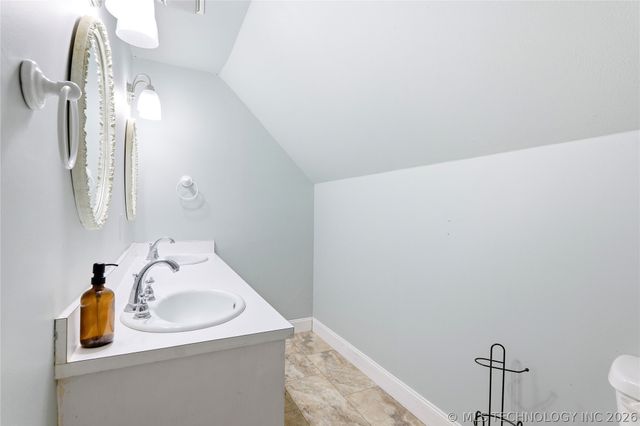 108 S Bettes Avenue, Wagoner, OK 74467