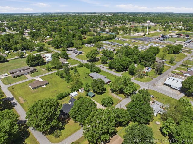108 S Bettes Avenue, Wagoner, OK 74467