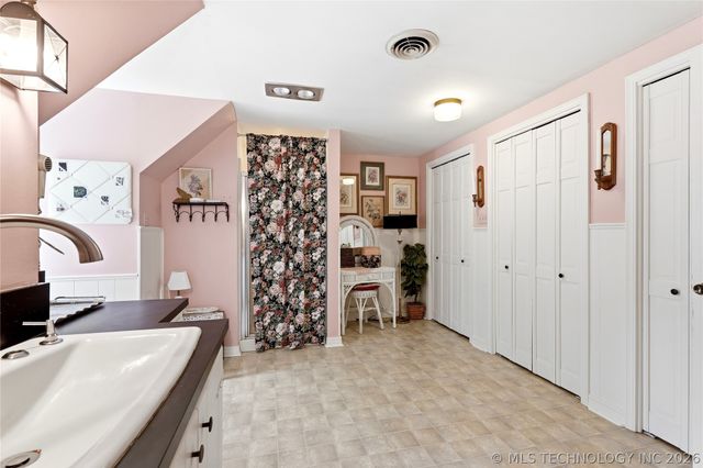 108 S Bettes Avenue, Wagoner, OK 74467