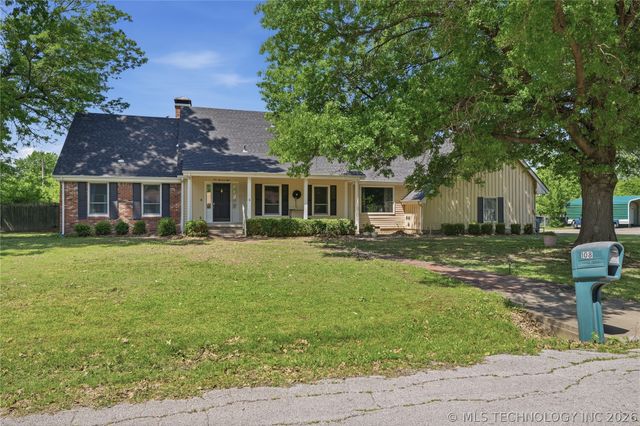 108 S Bettes Avenue, Wagoner, OK 74467