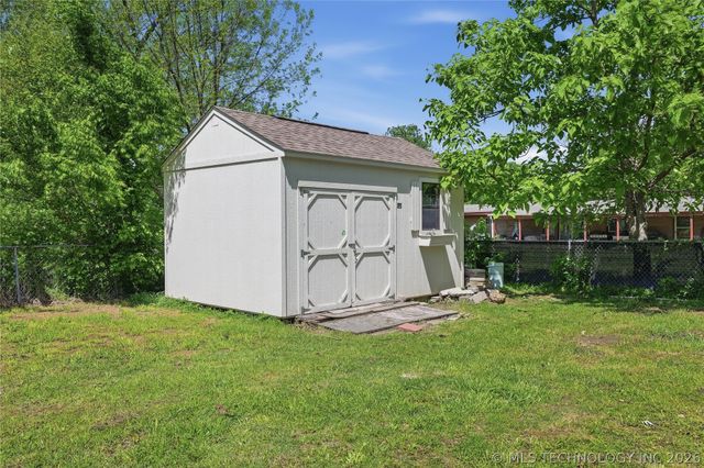 108 S Bettes Avenue, Wagoner, OK 74467