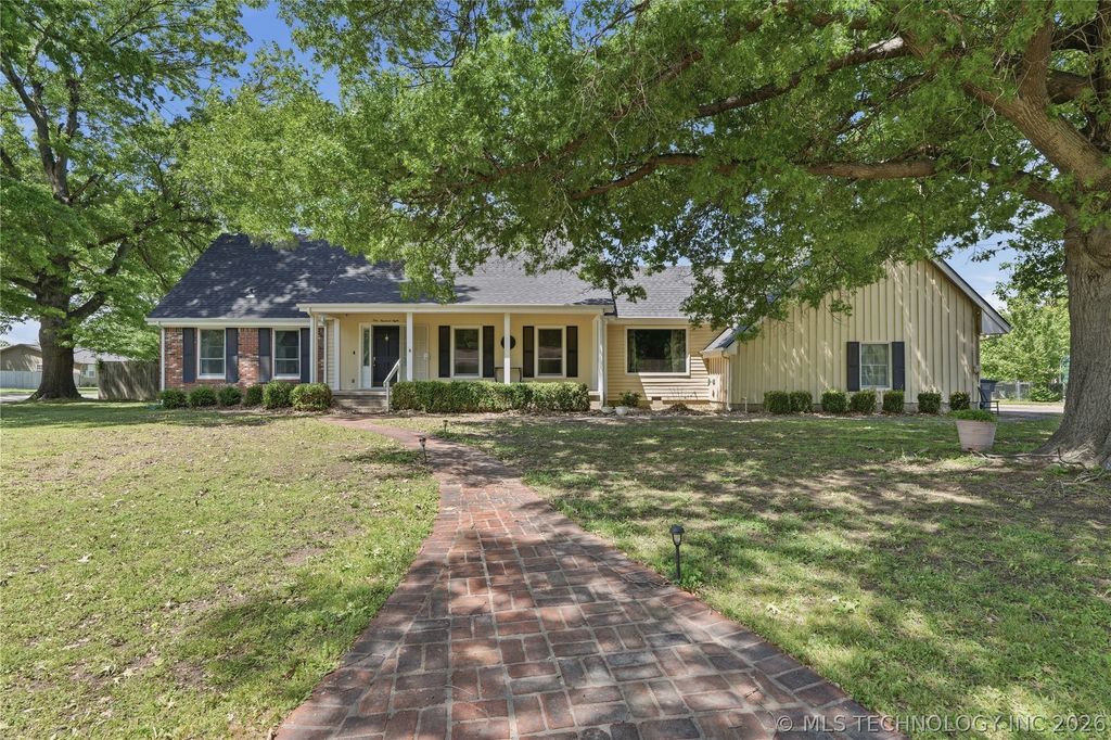 108 S Bettes Avenue, Wagoner, OK 74467