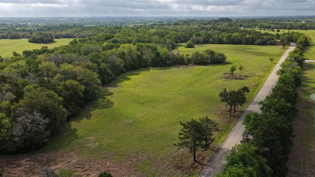 4 Baranowski Road, Brenham, TX 77833