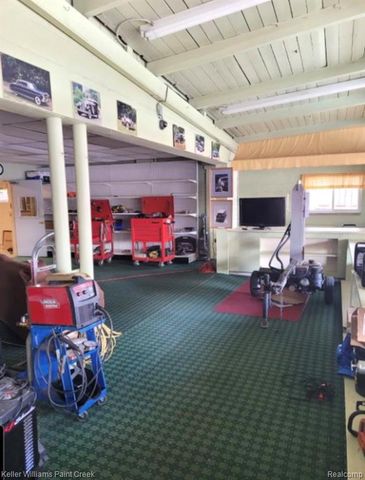 26346 W 7 Mile Road, Redford, MI 48240